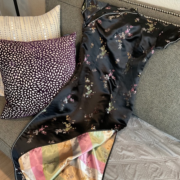 Japanese inspired black Silky dress with fancy cloth snap buttons - Picture 8 of 16